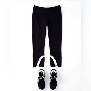 Lululemon Run Inspire Crop II Women's Leggings Size 4